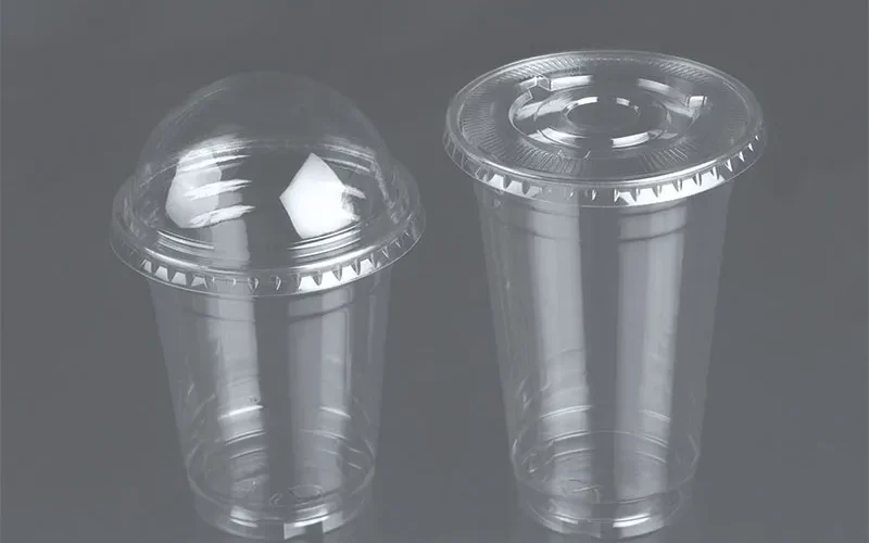 Manfaat dan Kegunaan Gelas Plastik dengan Domelid dan Lubang